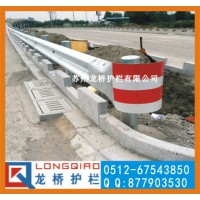 張家港高速公路二波梁防撞護欄 鄉(xiāng)村鄉(xiāng)鎮(zhèn)公路波形梁鋼護欄